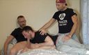 Gaybareback: Schlampe von 2 XXL schwanz ohne gummi gefickt und vollgespritzt