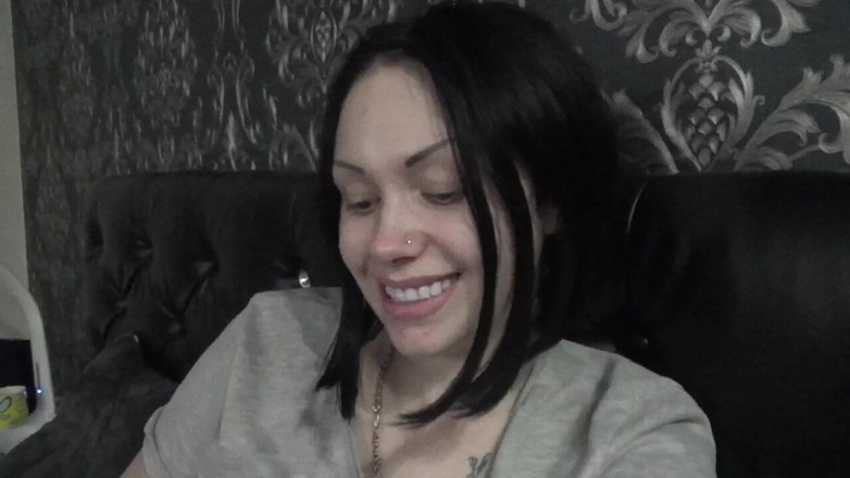 Goddess Misha Goldy: Pena in vita perdenti- umiliazione vergine