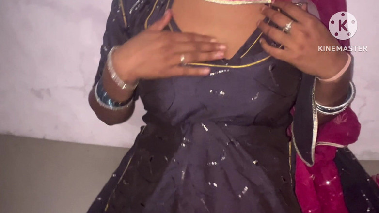 Indianbhabhi141: Hintli bahu sıkı amından sikiliyor