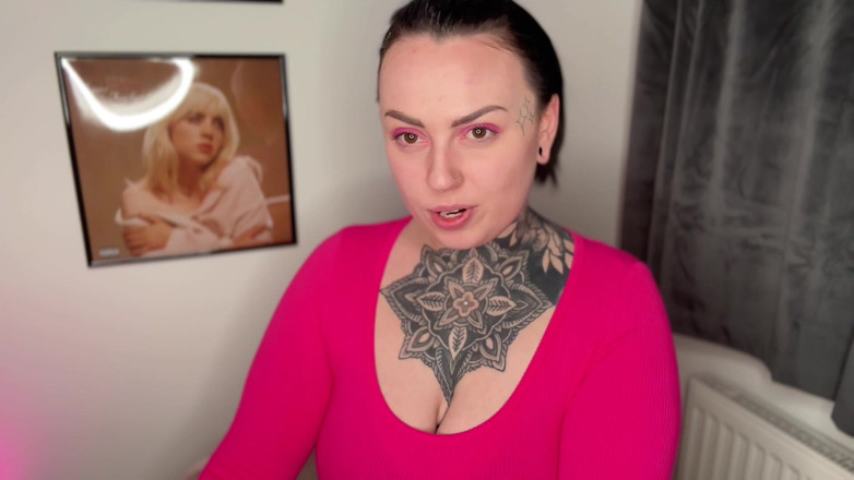 Miss Valentina: Lei sta comprando il mio regalo di compleanno