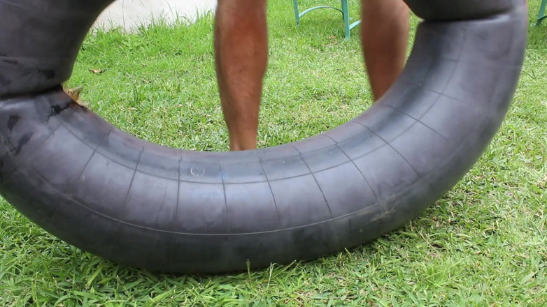 Inflatable Lovers: Il tubo interno