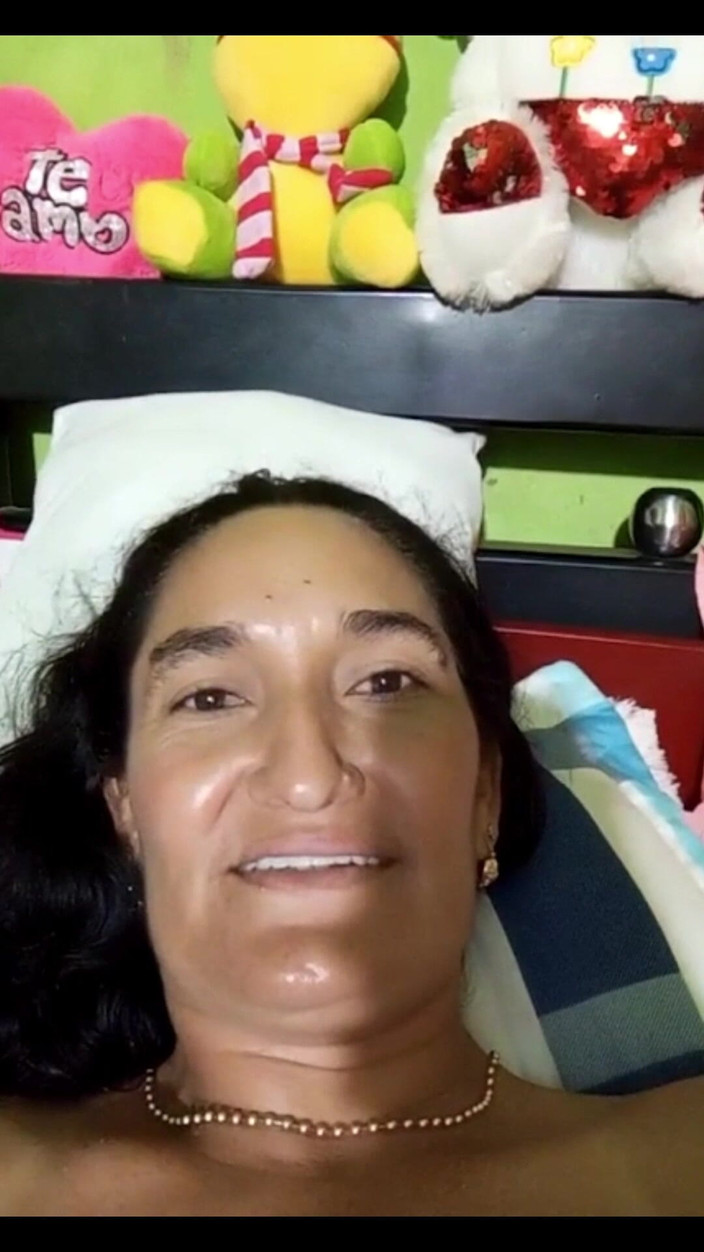 Anny Scorcia: follo 和胡萝卜在我的肛门之间 p2