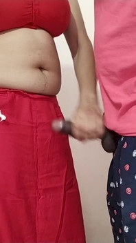 Desi Kamwali indossando mia moglie Saree, l'ho scopata erroneamente pensando che fosse mia moglie
