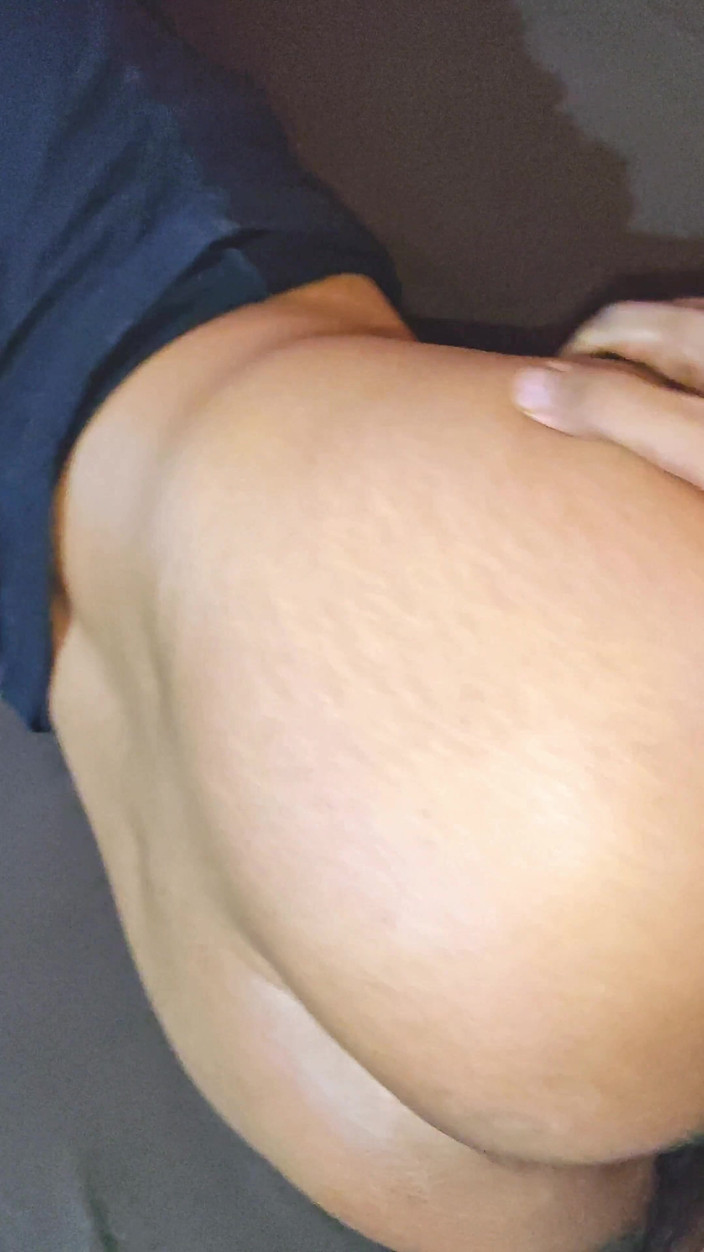 Hope Love: Индонезийская девушка трахается с черным членом и скачет за спермой