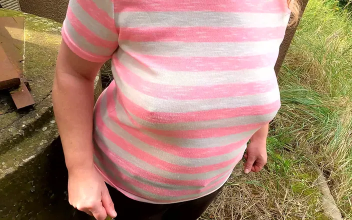 Bouncy Tits Action: Slapping Her Tits Red Factory Side