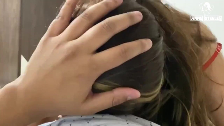 Anne Steele: Hintli evli kadın kurye tarafından sikiliyor - mauj kara di