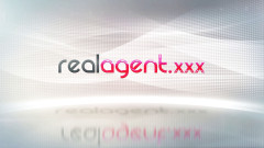 Real Agent: 驚きのセクシーなピカチュウは、彼女の濡れた剃毛された広い穴を広げて楽しんでいます