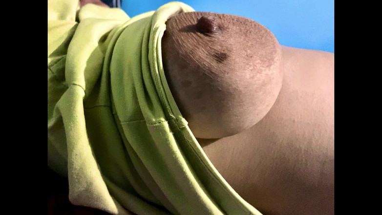 Ritu Bhabhi: Meri, demi-sœur, seins nus