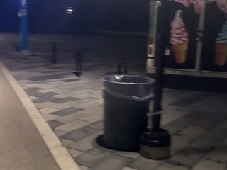 Eva Pans: Walking in Downtown!
