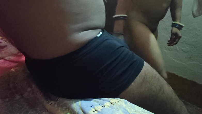 Busty Banuu: Cô vợ Ấn Độ nóng bỏng đụ với người chồng nóng bỏng