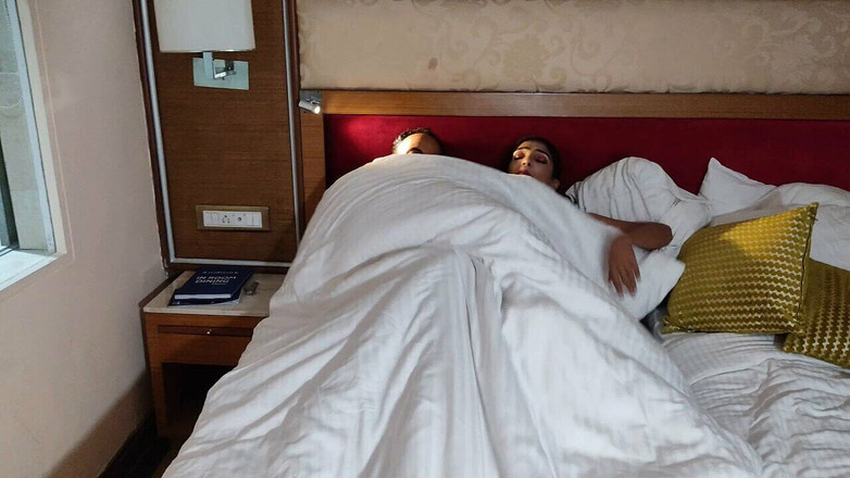 Anjalisingh_sexy: Nadržená žena svedla a rozpálila svého přítele a v zimě udělala...