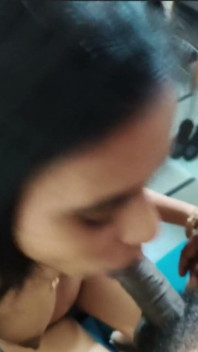 Roti Hui Bhabhi Ko Dabakar Choda