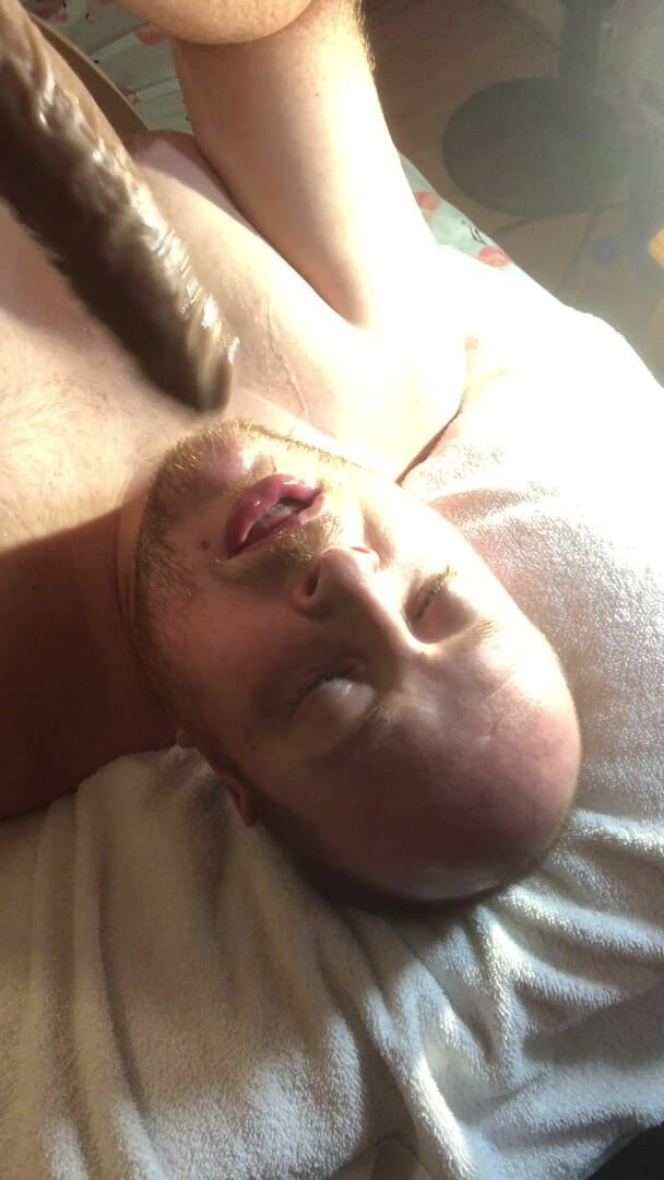 Charlieboy69: Đút sâu vào cổ họng rất nhiều dương vật giả