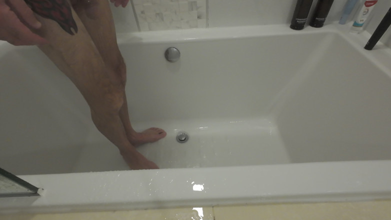 Big dick dadddy: I Need a Foot Slave to Worship My Feet in...