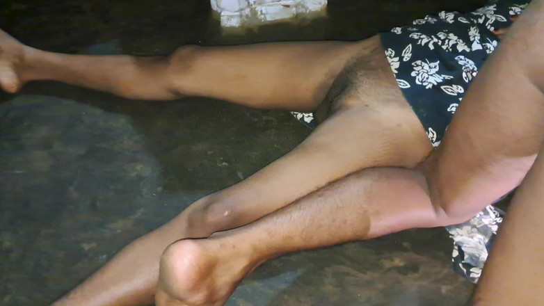 Trilokinath: Petite amie indienne du village X, vidéo mms virale