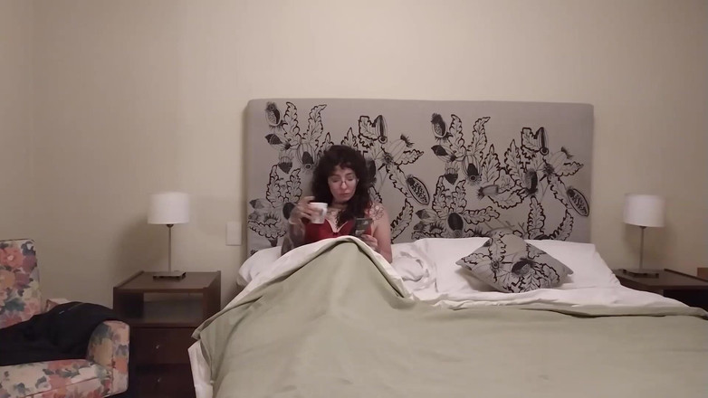 Rebekah Rose: 彼は私を所有し、激しく抱いた