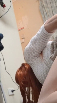 Charlotte se vrací ke svému dildu