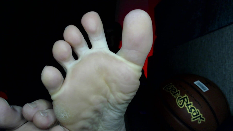 Hunky time: Feet of the Alpha Male