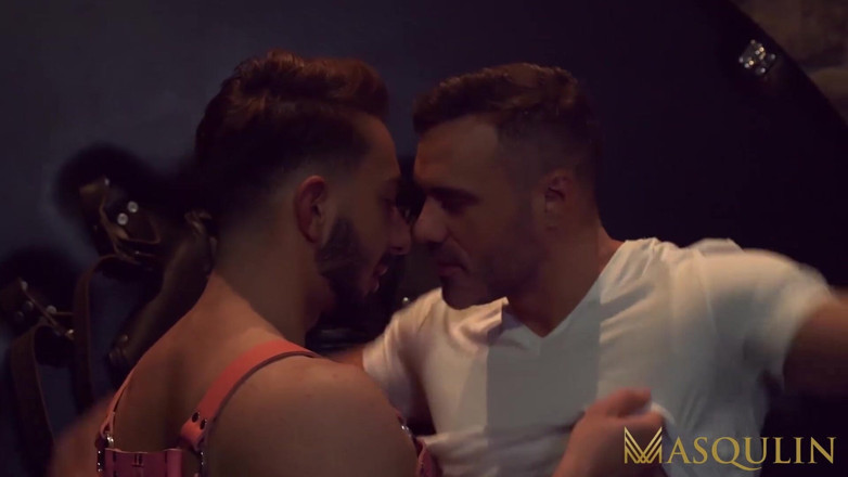 Masqulin: MASQULIN - il muscoloso manuel skye nutre a pelle il gay...