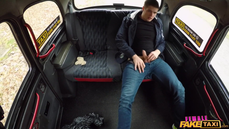 Female Fake Taxi: Female fake taxi - sopir ceko yang hot ngentot sama pencuri...