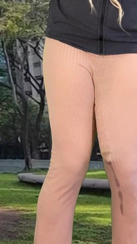 Enorme pau transsexual mãos livres porra ao ar livre
