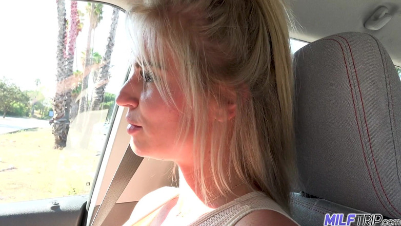 MILF Trip: Büyük memeli sarışın orta yaşlı seksi kadın rachael cavalli sikiliyor