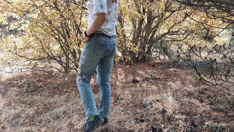 Miodelka: Very Risky Pissing Compilation in the Forest