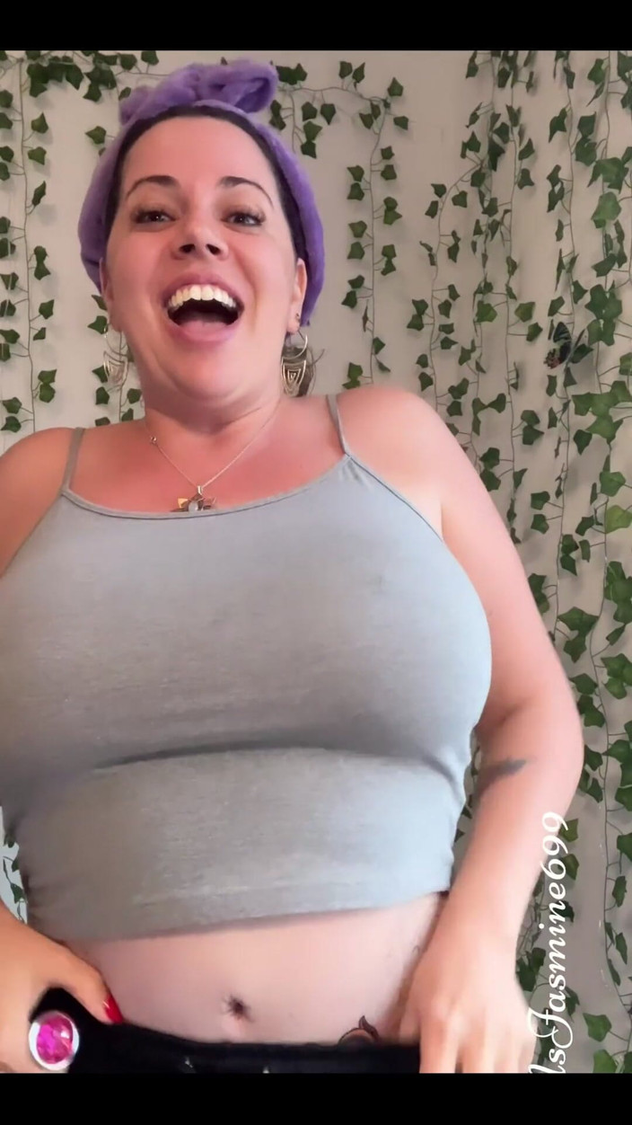 Jasmine Flowers: Un gran culo