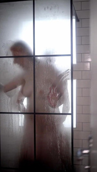 Douche torride, pipe et baise