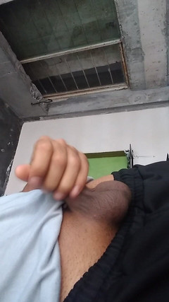 AlexAlejandro13: 공공 장소에서 당기기