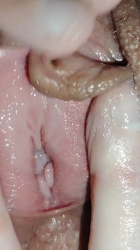 Ti faccio un pompino ma vieni nella mia figa amatoriale sborrata hd