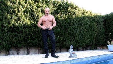 Dankoo Films: Bryan straight, a really tough guy, do you like him?