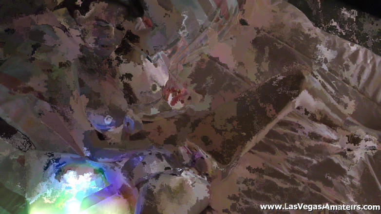Spungy Gunk Films: Lala Tada – vibratore per testa di anatra viola con luce...