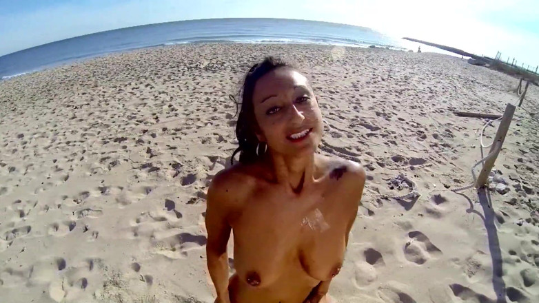 TeenXXX Stories: Coral Joice morena com grandes mamas fode e dá Terry...