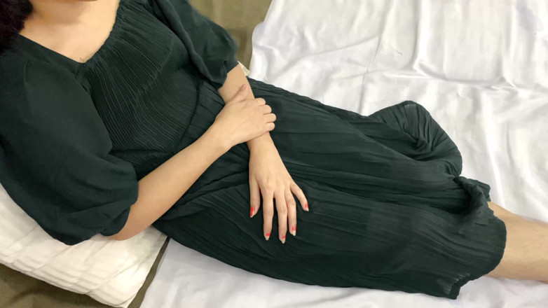 Desifilmy45: 印度热辣的xxx德西贾特第一次性交热辣女孩