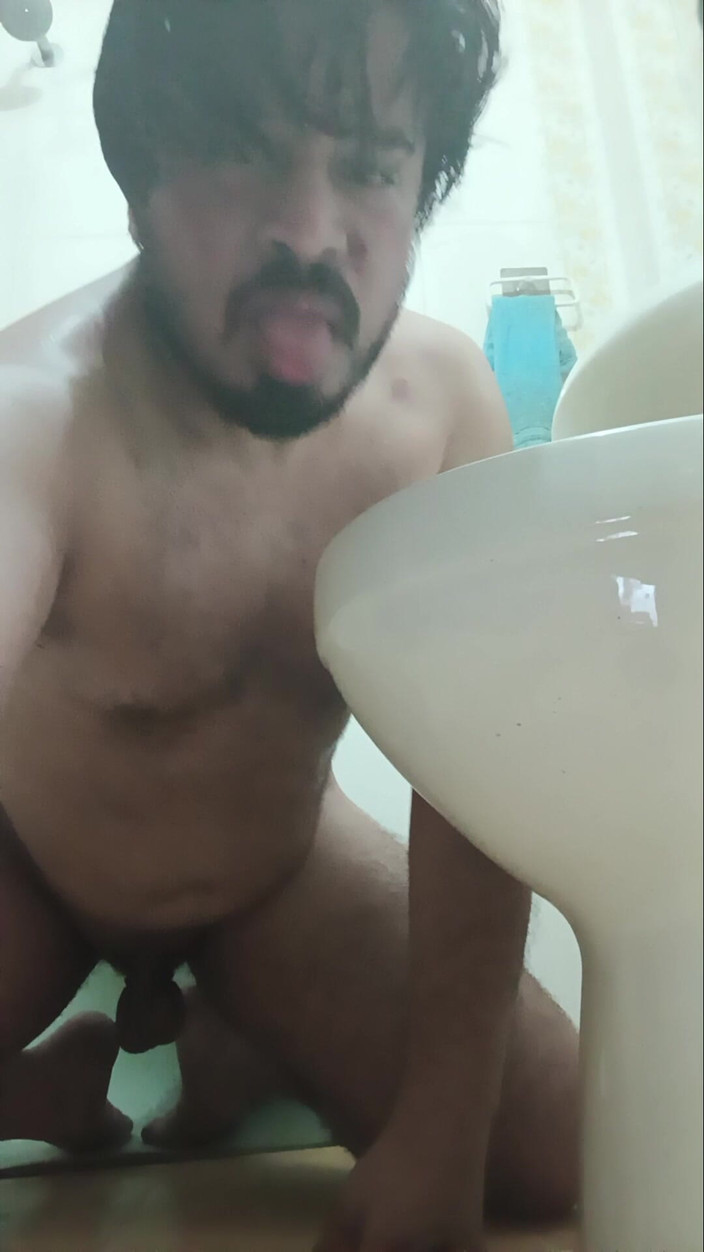 Sissysandeep: Sissysandeep odhalení na veřejné toaletě
