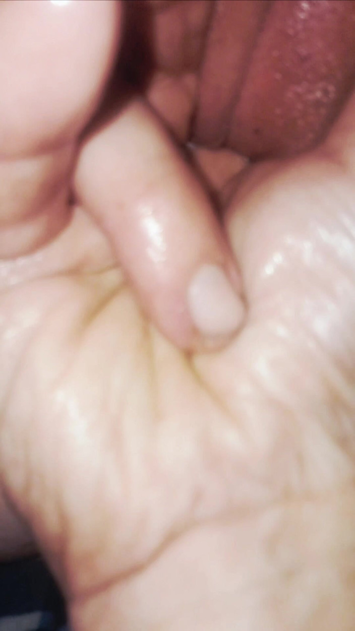 MAGLIGHTGIRL69: Finger Fuck Me!