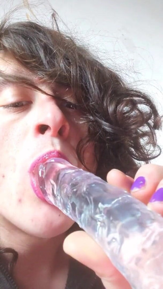 Sara B: Dildo pompino sara Nb