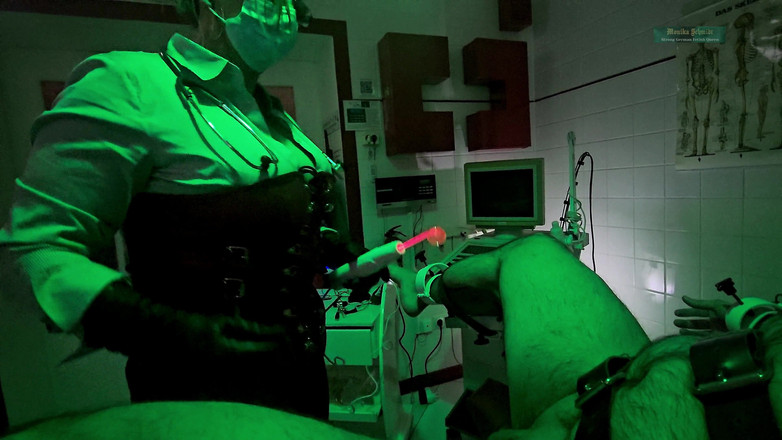 Strict Senz: 모니카 슈미트 교정 의료 연구소