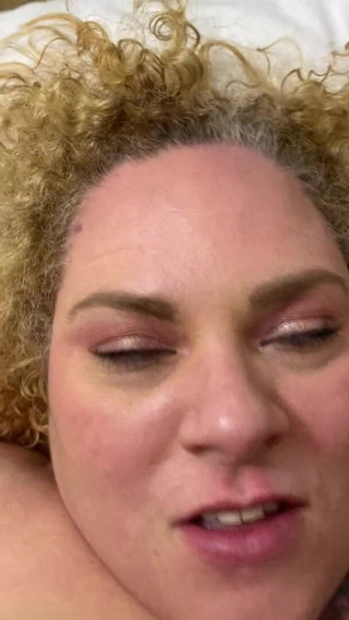 Curvyliz9: Orgasm bun
