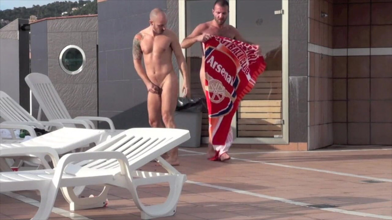 ARAB FUCKERS WITH HUGE COCKS: XXL arbi land vaale kaimre dvara velentuno ka istemaal kiya...