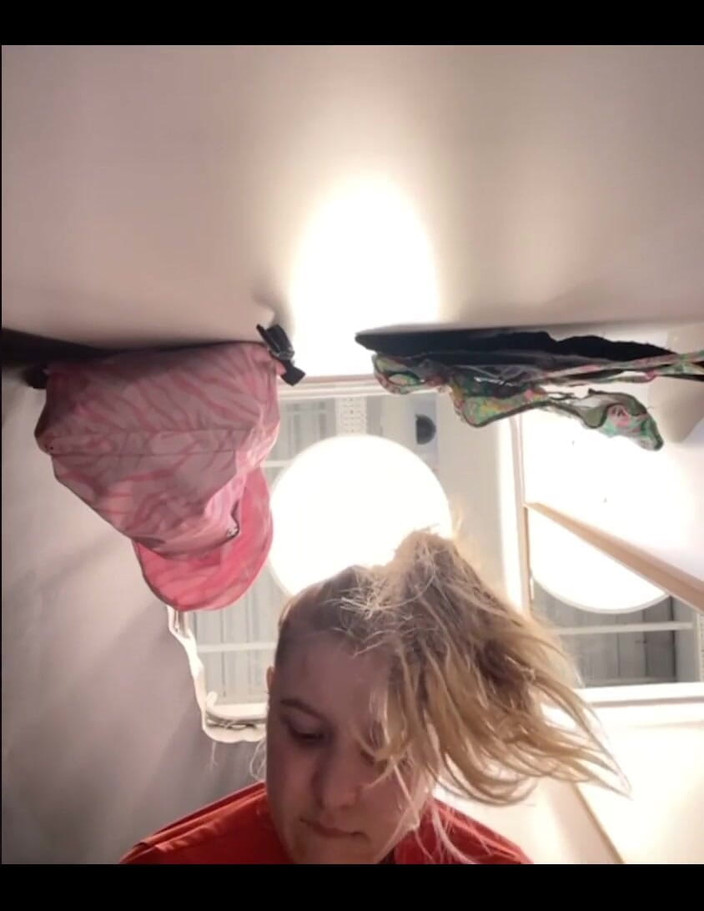 JuiceLussie: 极端肛交和喷在一个地方