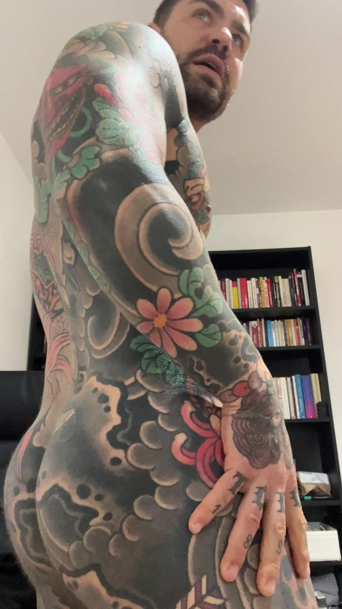 Juan Lucho Gay: Berotot Tangguh
