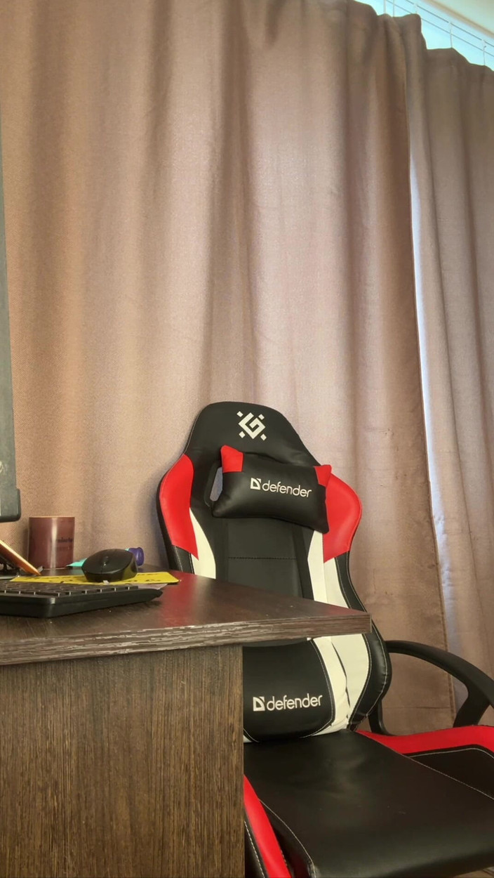 Skinny_lady69: Dipende dai piedi disordinati nel preservativo