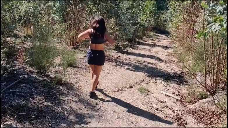 Miss Squirting: walking naked in the woods