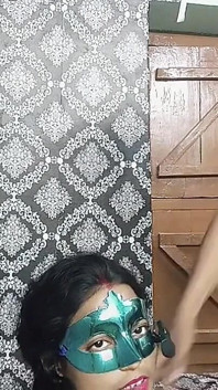 Cunhado seduziu sua cunhada e a fodeu pela primeira vez e a fez engolir seu suco parte 01