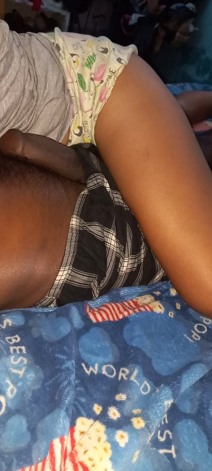 Mangacaribe: Vizinha só queria tocar meu pau