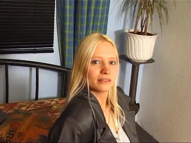 German Classic Porn videos: Ines, deutsche blondine, im freien abgeschleppt