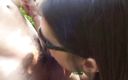 Out Sexxx: 被太阳镜覆盖的意大利黑发女郎在农村被后入