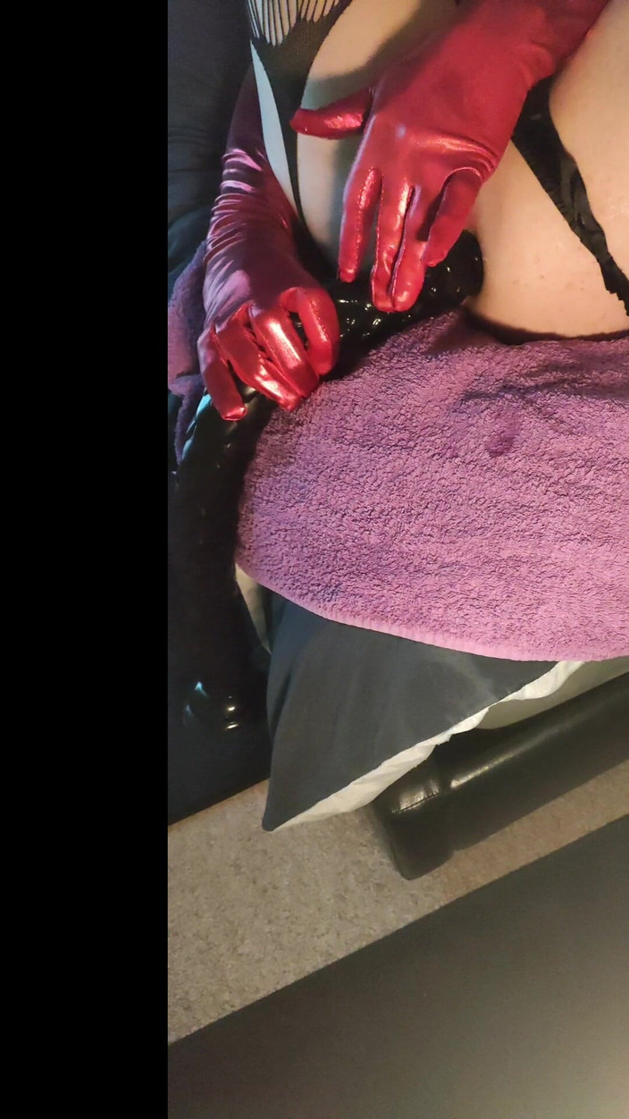 Sallyann: Monster-dildo